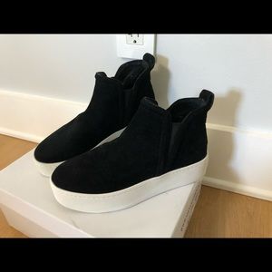 Black+white platform Steve Madden sneakers size 6.